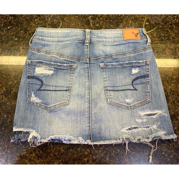 American Eagle Super Stretch Denim Miniskirt Distressed Medium Wash Size 2 - EUC - Picture 2 of 9